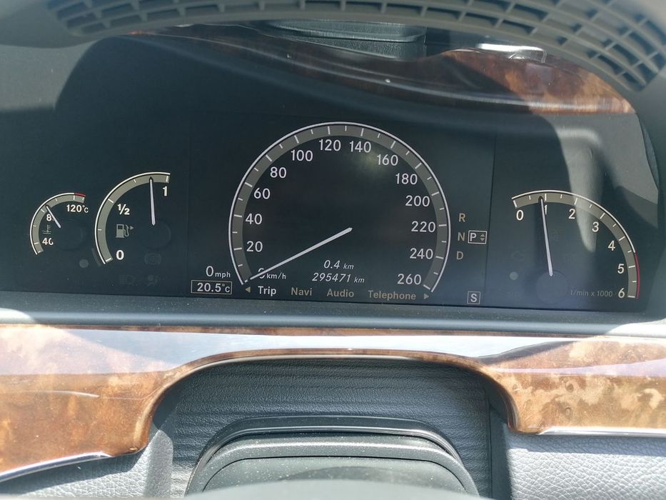 Километраж, дисплей на навигация и CD ченджър за Mercedes S класа W221