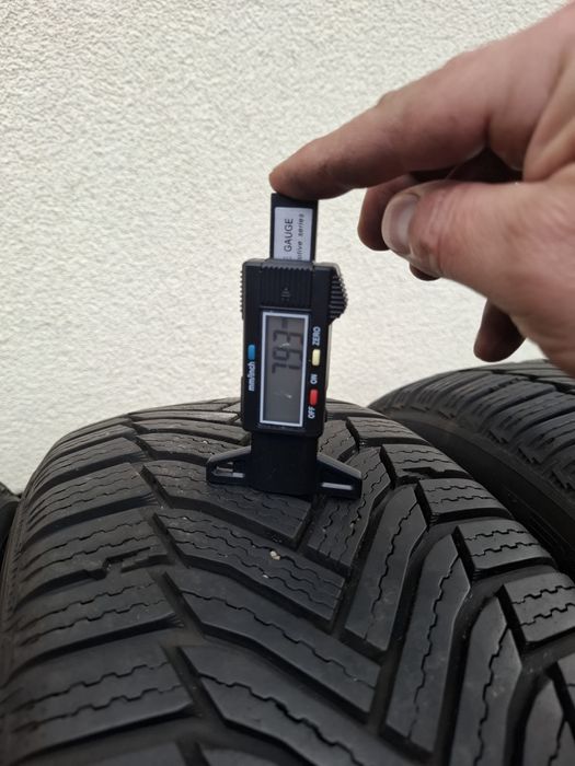 Set 4 anvelope iarna Michelin Alpin 6 215 60 16