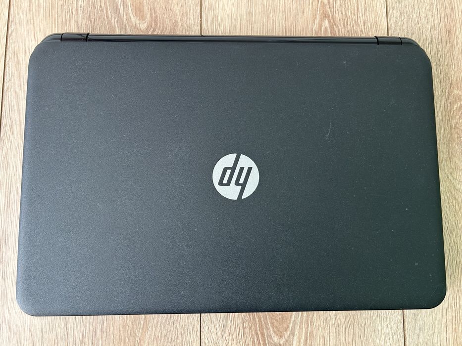 Лаптоп HP 15-r150nu