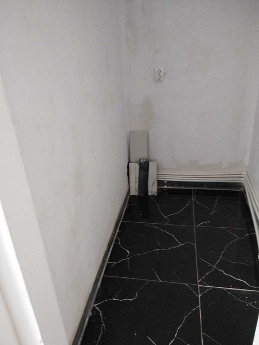 Garsoniera in Onesti,  etaj 3, renovata nou, zona centrala