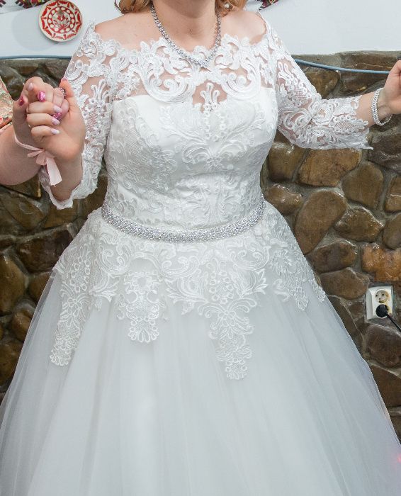 Rochie mireasa de sezon! Bonus: crinolina+ centura cristale