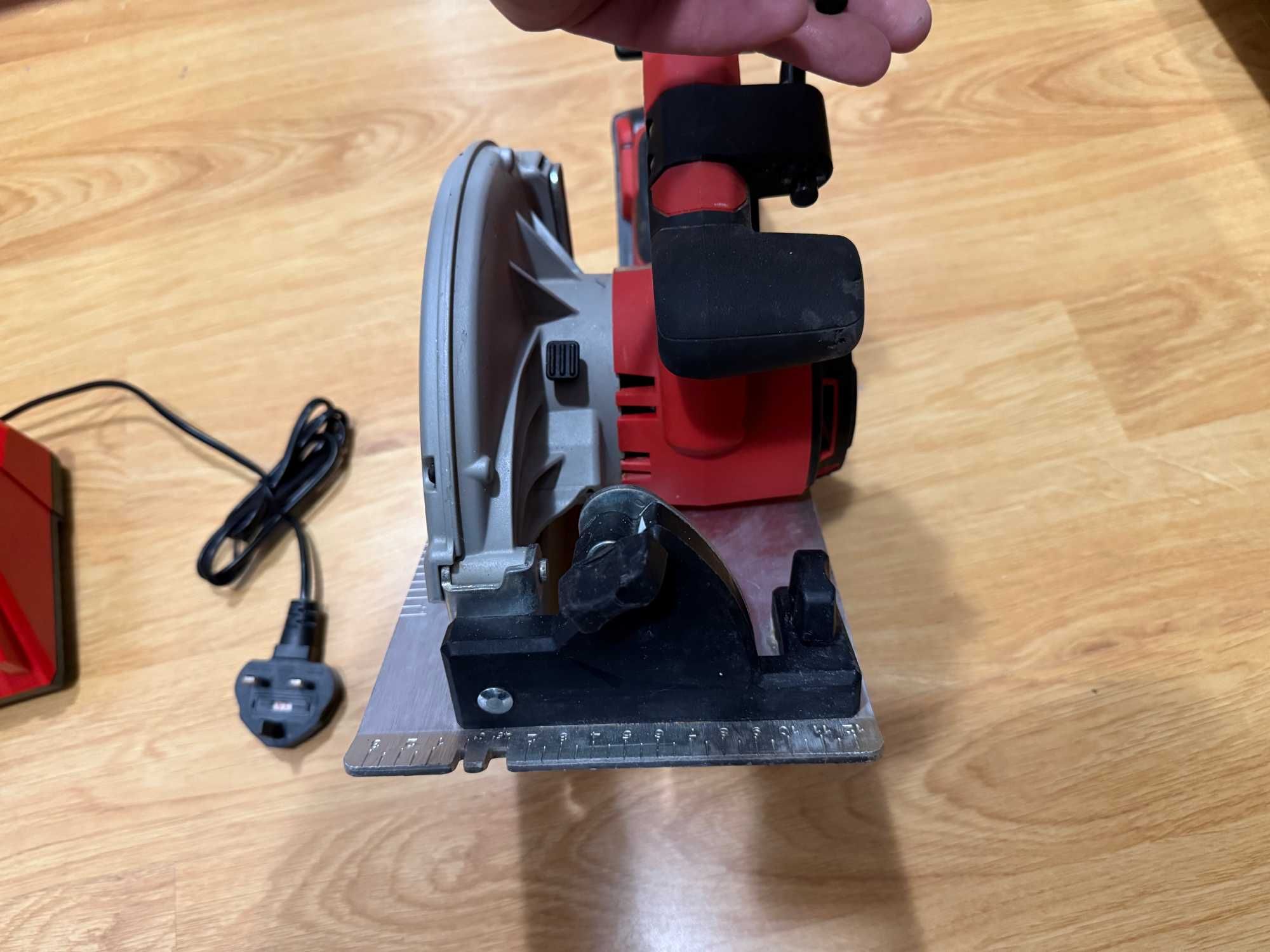 Milwaukee M18 BLCS66 Ръчен Циркуляр