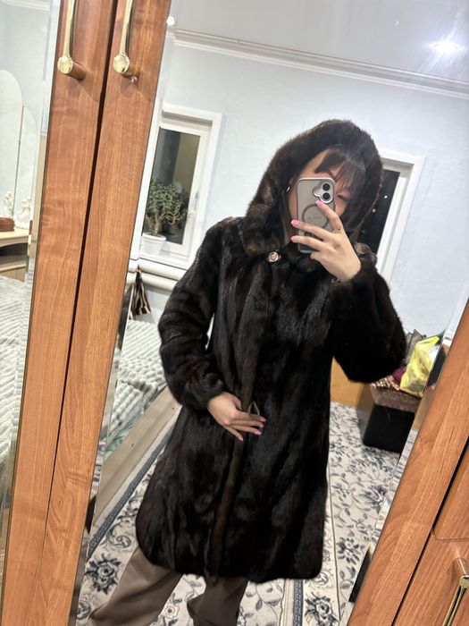 Продам норковую шубу