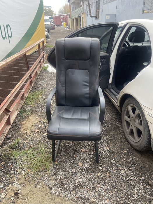 Продам стулья кресло