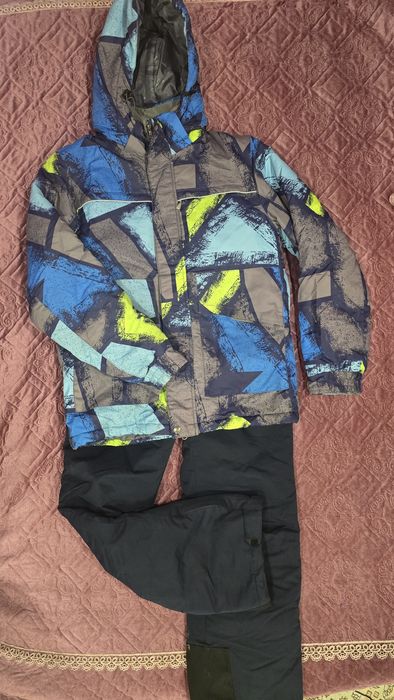 Продам лыжный костюм
