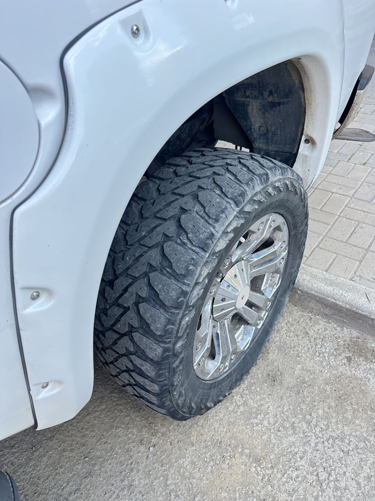 Шины летние Yokohama A/T 305/55/20