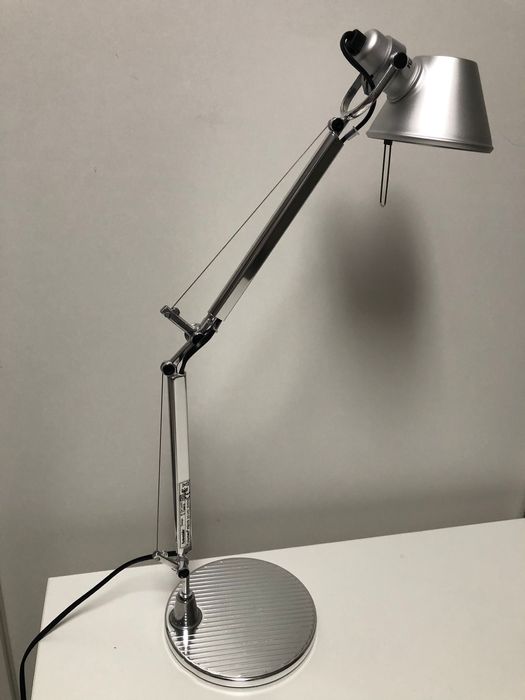 Artemide lampa masa