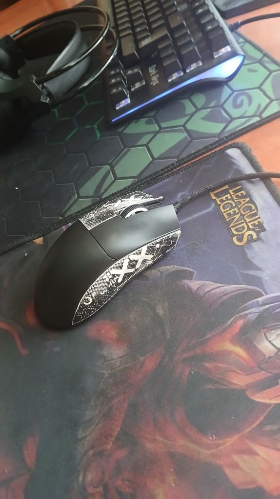 Продам игровую мышку attak sark x11