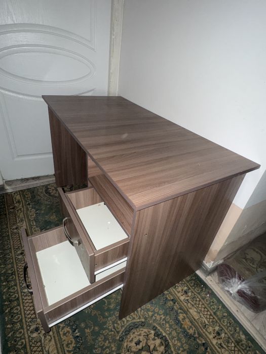 Продается стол 120см