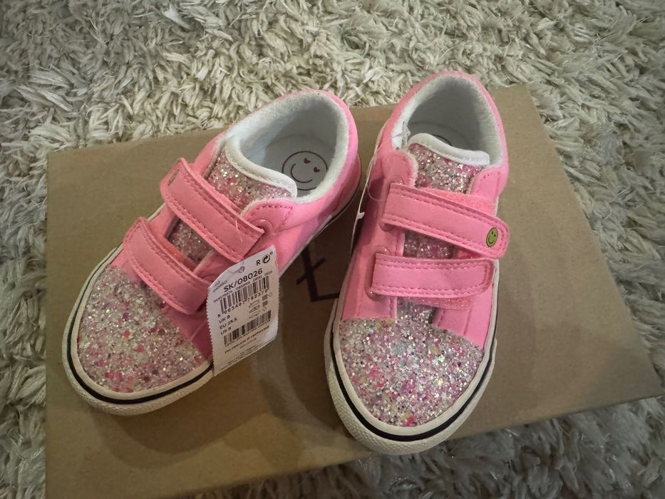 Vând tenisi Next , noi cu eticheta , marimea 25,5 ( 8 UK)