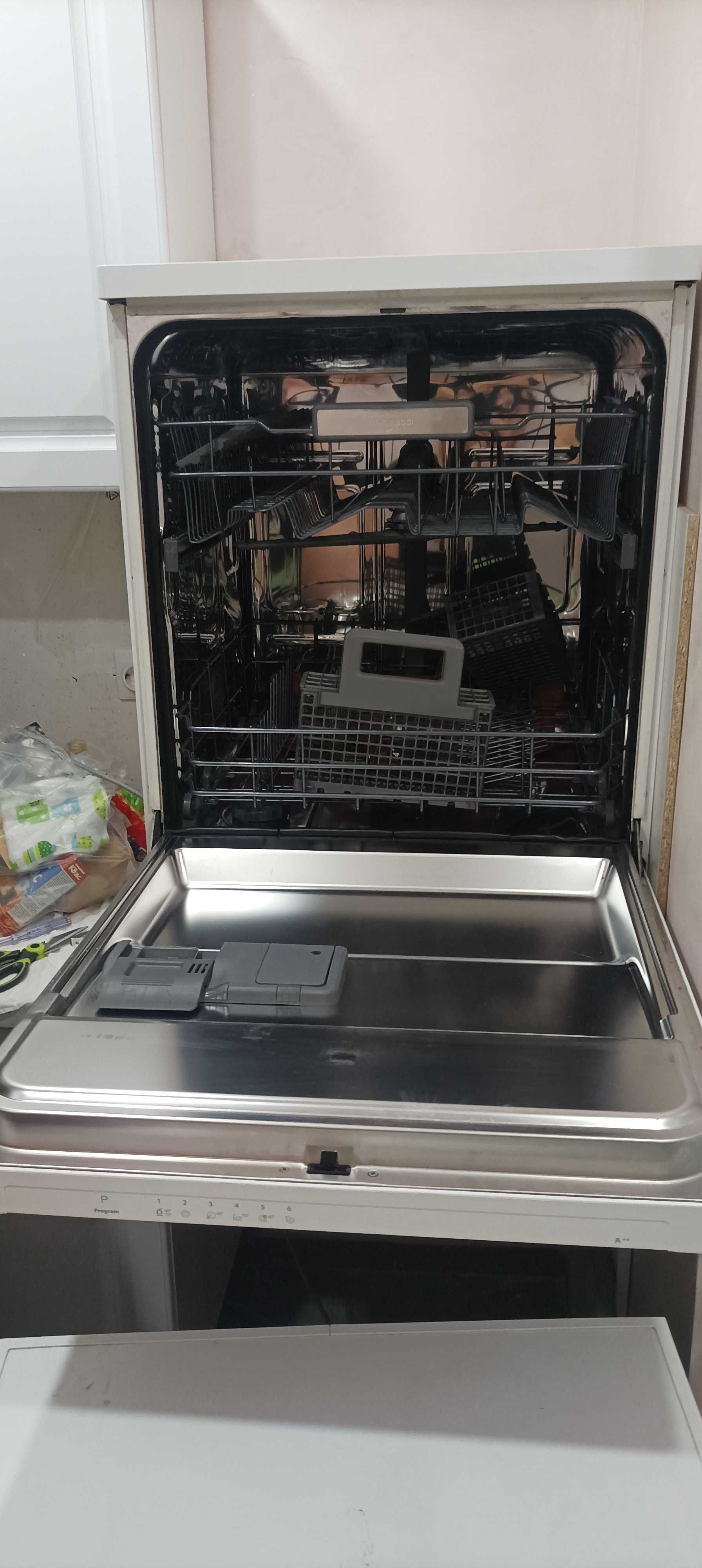 Съдомиялна машина Whirlpool