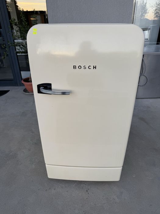 Бежов Ретро Хладилник с камера Bosch