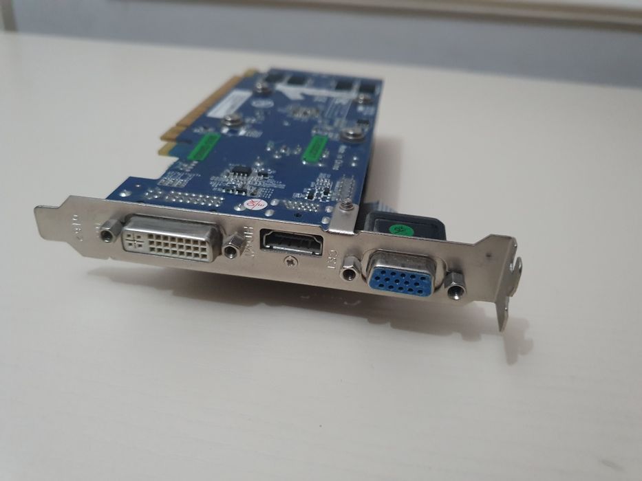 Видеокарта GT520 1Gb