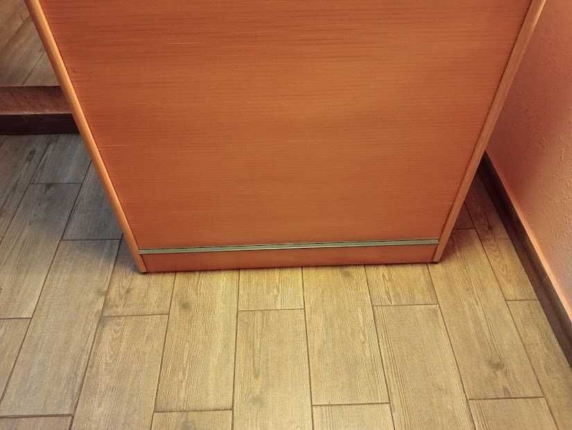 Dulap cu ușa tip rulou Martela