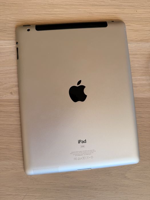 iPad 2 32gb ca nou. A avut folie pe el. Folosit ca prompter