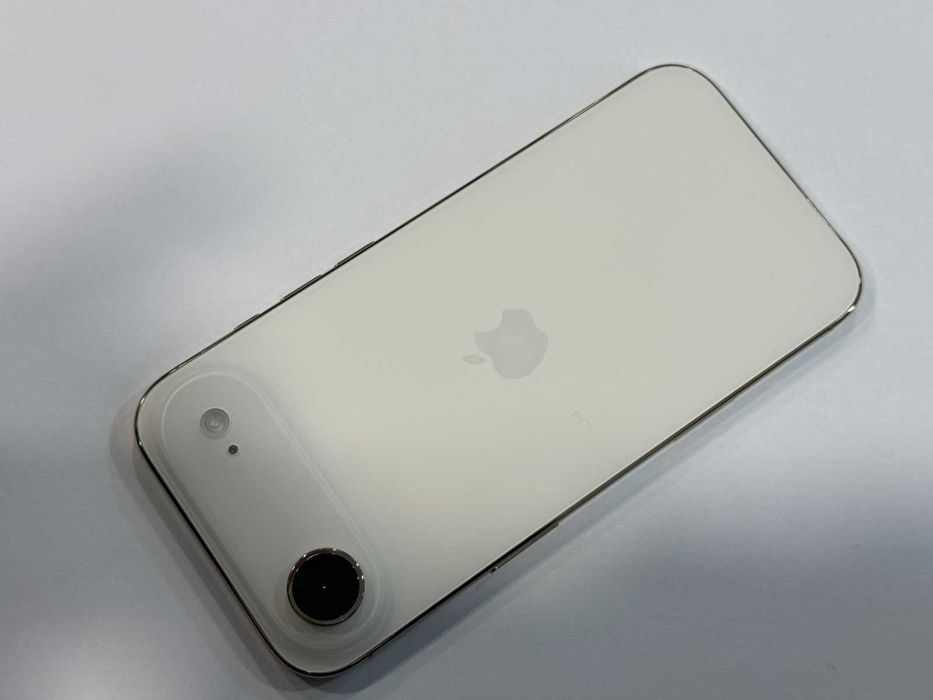 Apple iPhone Air 256GB- 12м. Гаранция