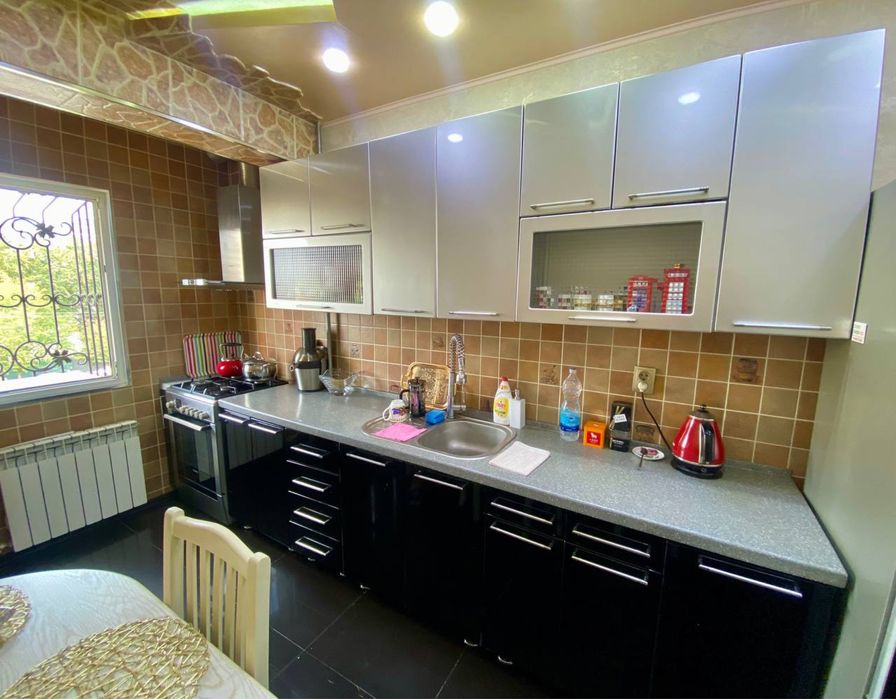 Срочно продается 3х комнатная квартира Паркентский рынок