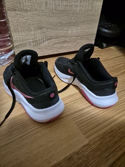 Pantofi fitness Dama NIKE Legend Essential 3