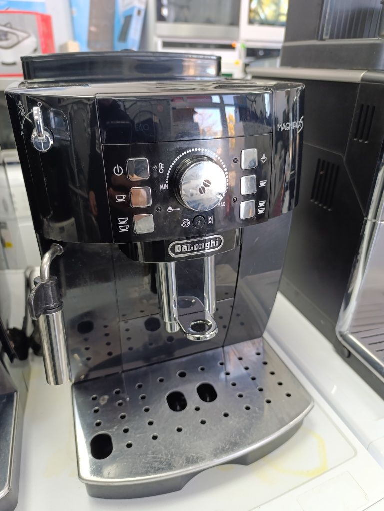 Кафе машина Робот Delonghi