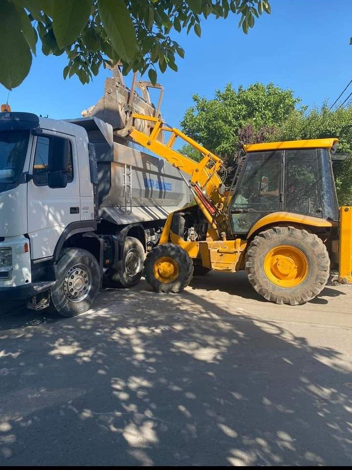 Demolării controlate, buldoexcavator, miniexcavator, Bobcat, dumper