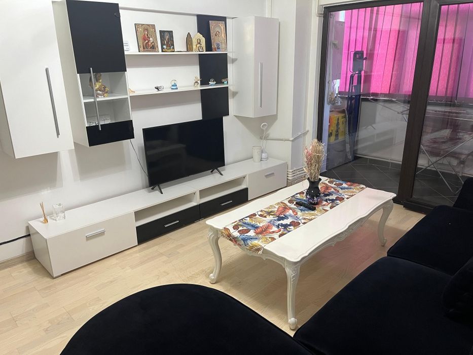 Inchiriez apartament