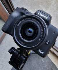 Aparat foto Canon M50 Mark II pentru vlogging