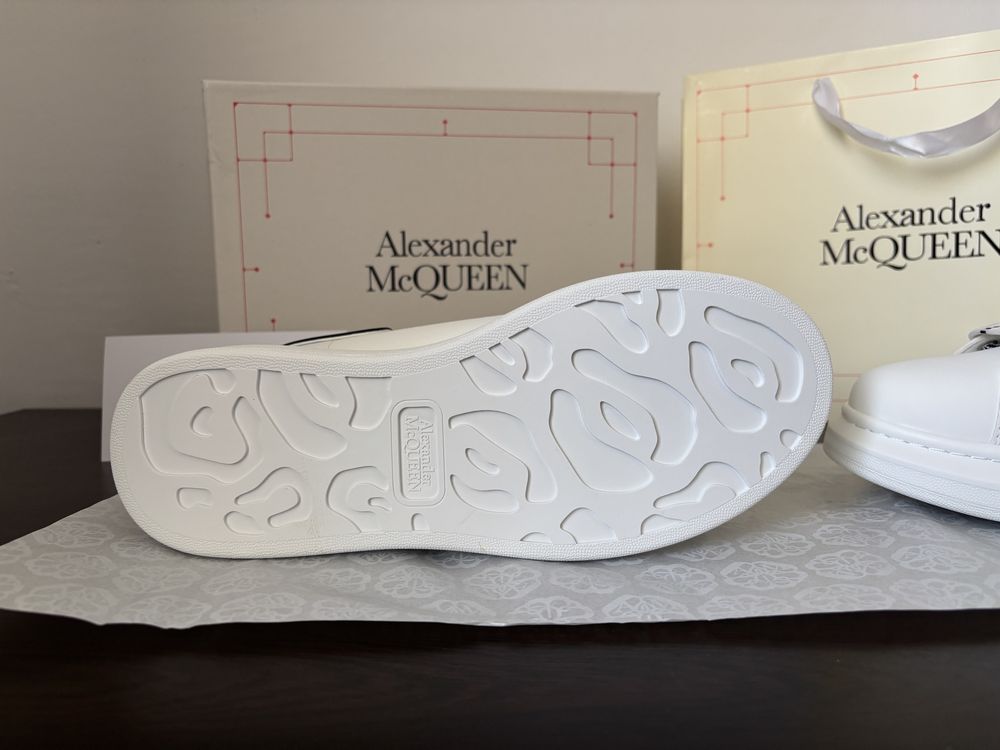 Alexander McQueen Black Lines (Epoxy)