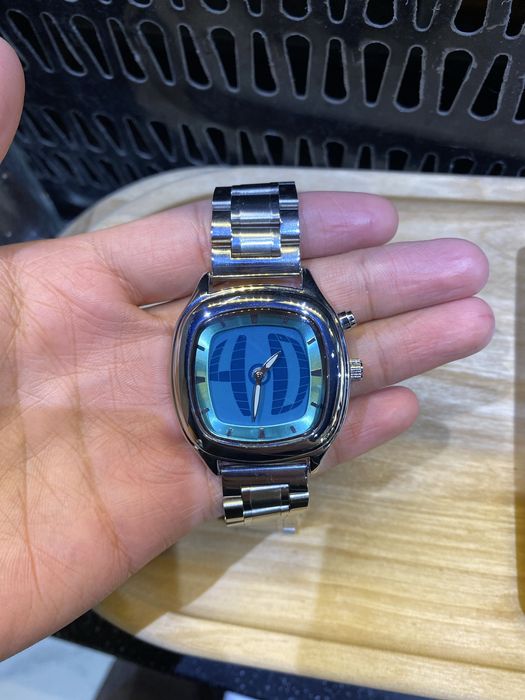 продам часы новые