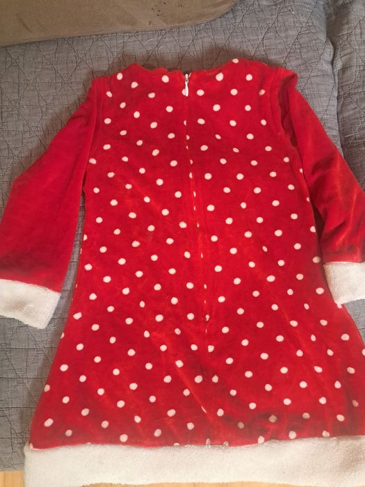 Предлагам Коледно-празнична роклечка за малко момиченце размер 104