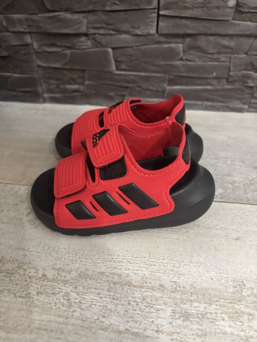 Различни номера маратонки и сандали Adidas Puma Crocs Беко Pablosky