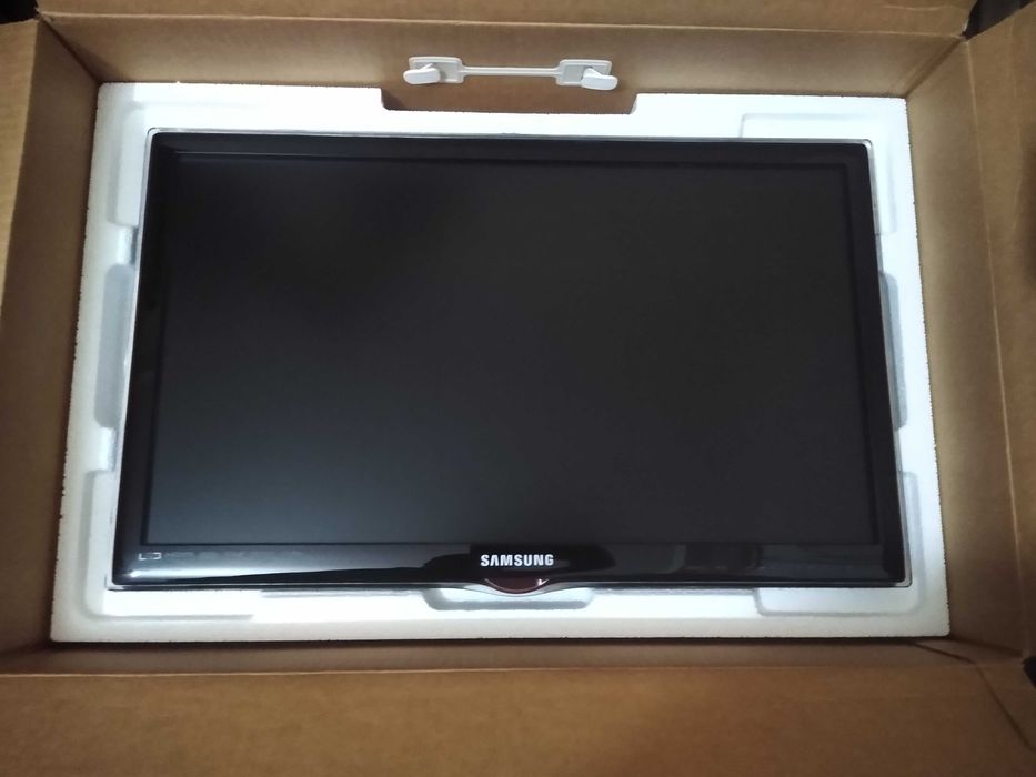 Monitor/TV  Samsung TA550 23 inch