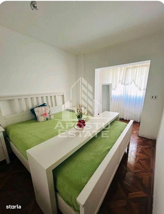 Apartament, 3 camere, centrala proprie, zona Lipovei