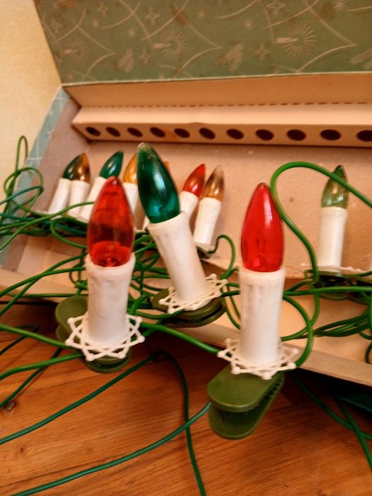 Instalatie vintage pom Craciun cu 16 lumanari, perfect functionala