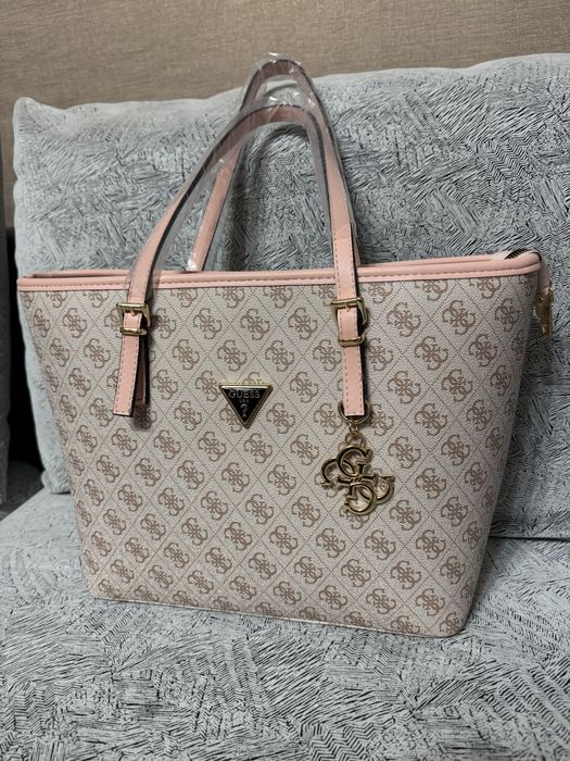 Сумка-шопер Guess