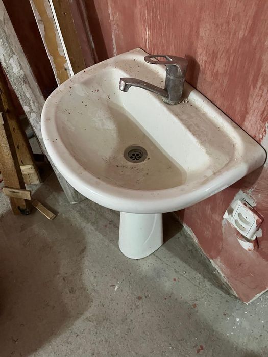 Продам ванну, унитаз, раковину