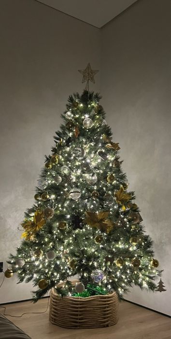Продам искусственную елку