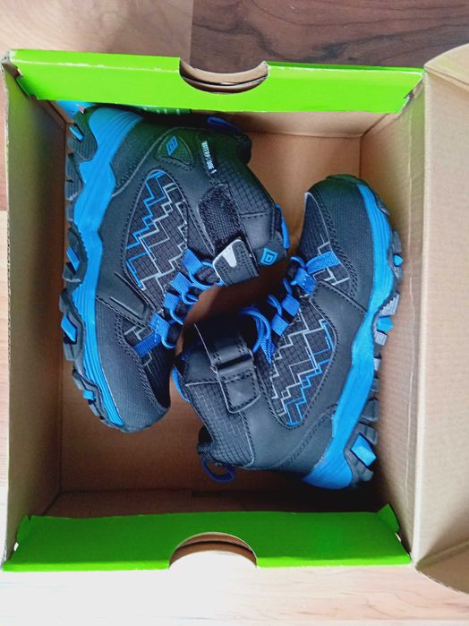 Umbro /Lamino/Trillkids N29 нови боти,ботуши