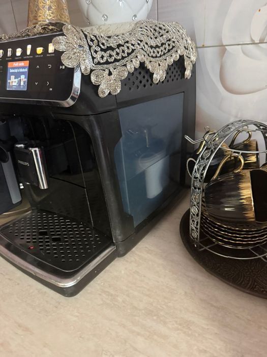 Aparat cafea Philips automat cu display – Cappuccino & Latte