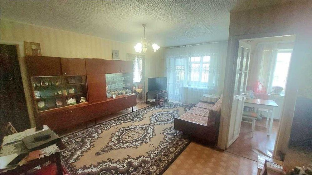 Продам 2 комнатную 2 микрорайон