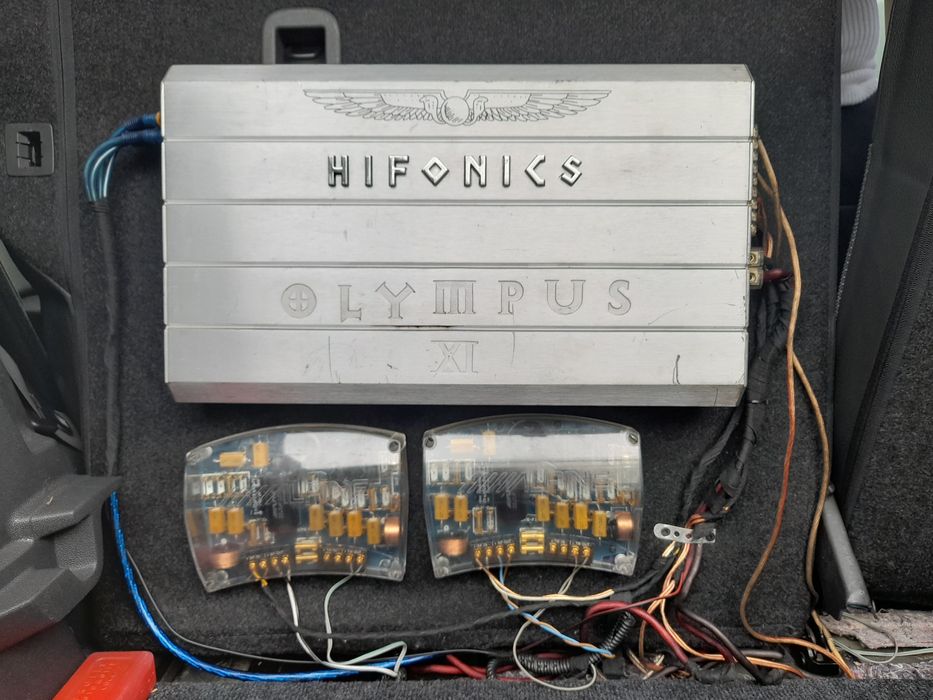 Stație și subwoofer auto Hifonics