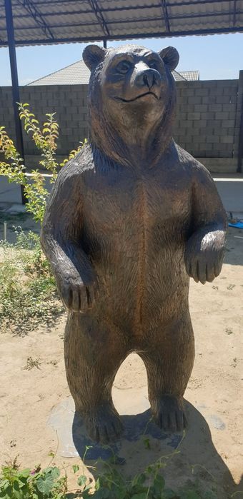 Скульптура медведя для сада