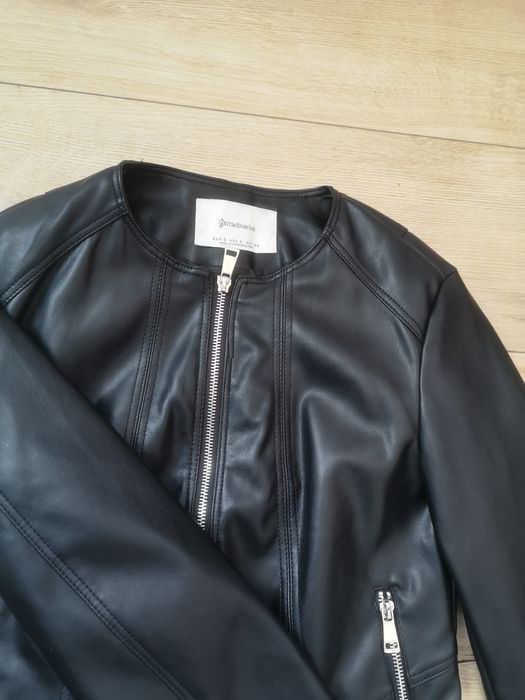 Vând geaca stradivarius