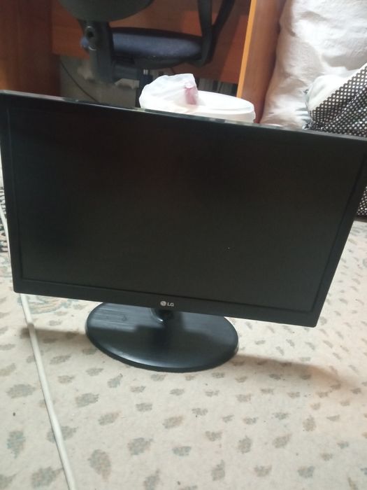 Продам монитор LG в хорошем состоянии
