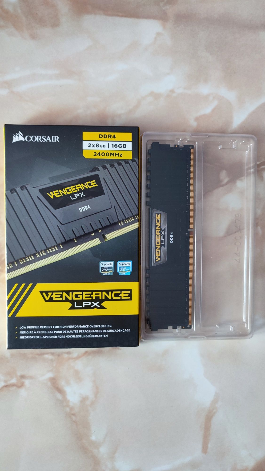 8 GB RAM Corsair Vengeance LPX 2400 MHZ BLACK