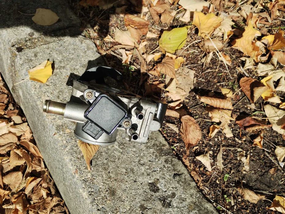 Дроселова клапа за Toyota Corolla 1.4 96 hp 2000 без стъпковия мотор!