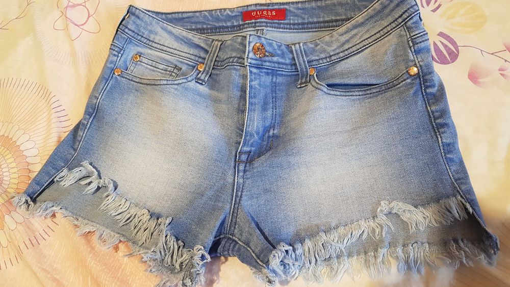 Pantaloni scurți denim originali Guess