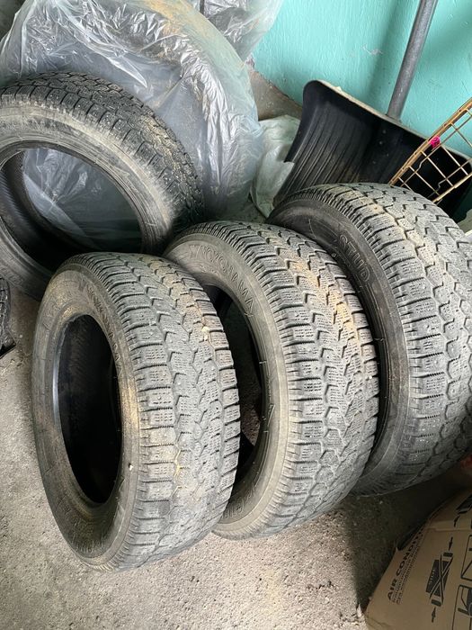Продам комплект зимней резины YOKOHAMA на 14