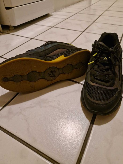 Дамски маратонки с холограмен ефект на английската марка KWD