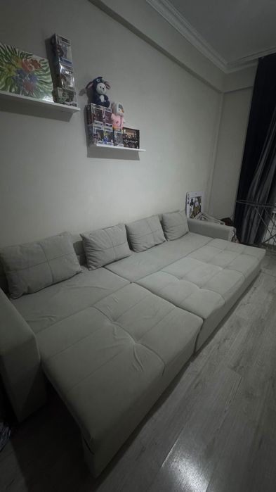 Диван трехспальный