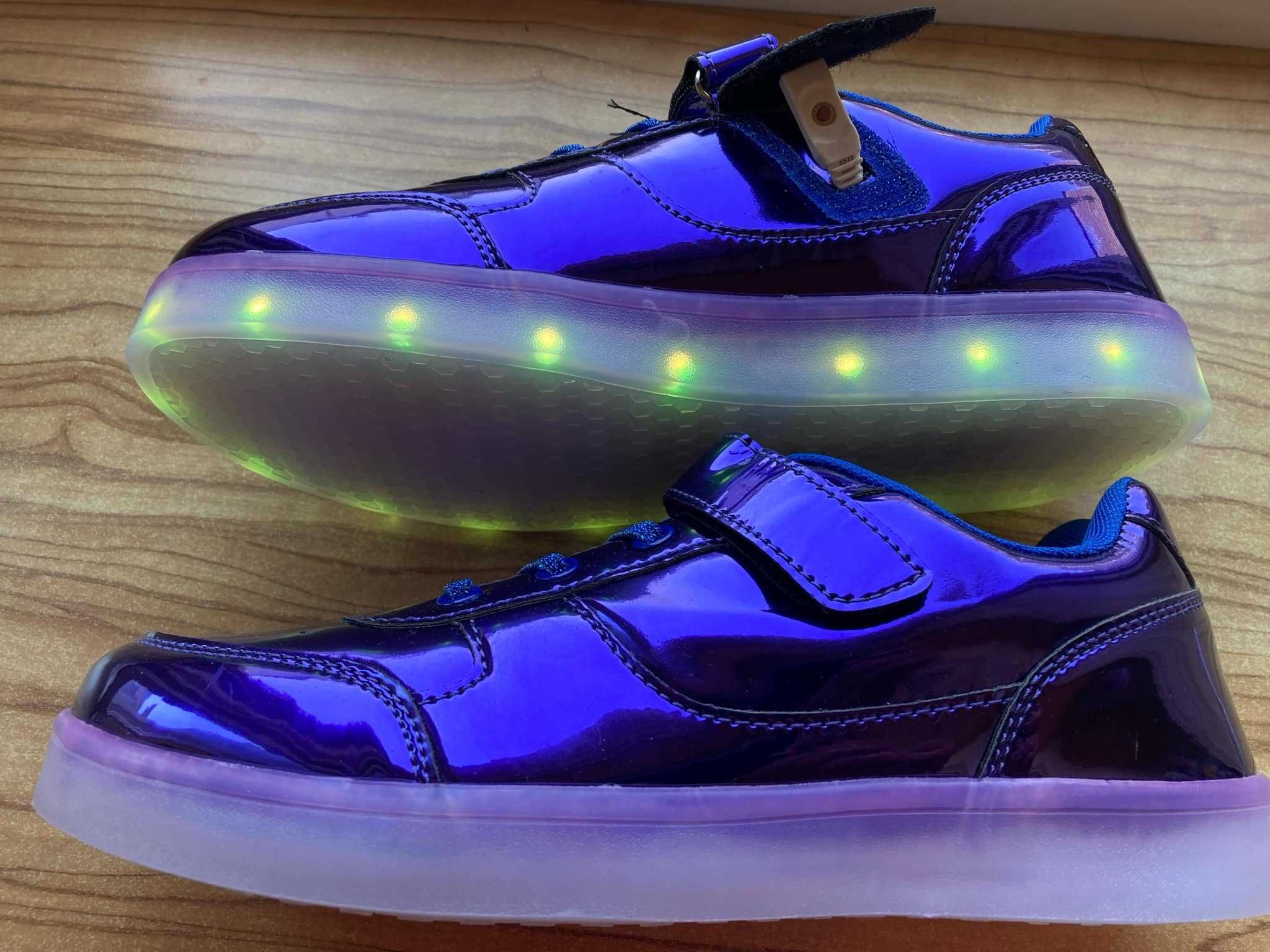 Чисто нови Led светещи маратонки 37 номер